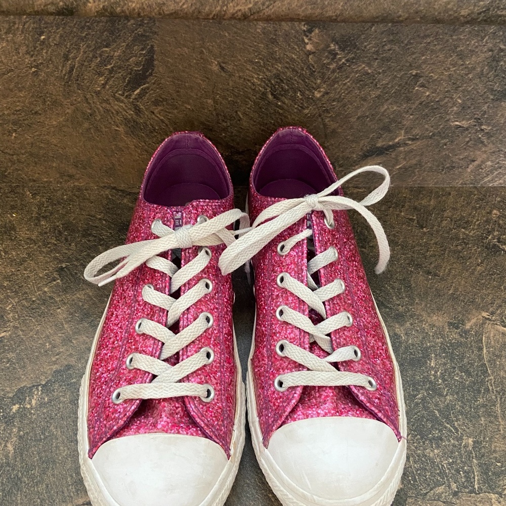 Ladies converse
